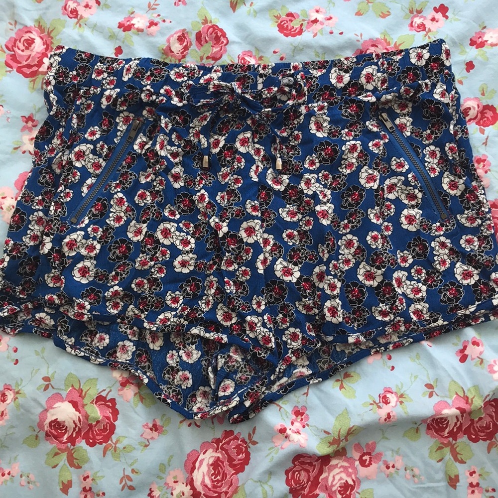 Floral Blue Soft Shorts with Bow and Zipper Detail